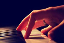 2025九江马拉松开跑 2万名中外跑者竞速庐山脚下3-24 12:05.